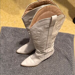 Dream Pairs White Heeled Cowboy Boots